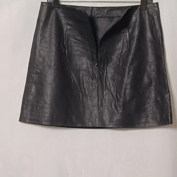 Forever 21 Women's Black Faux Leather Mini Skirt With Embroidered. L - Picture 8 of 11
